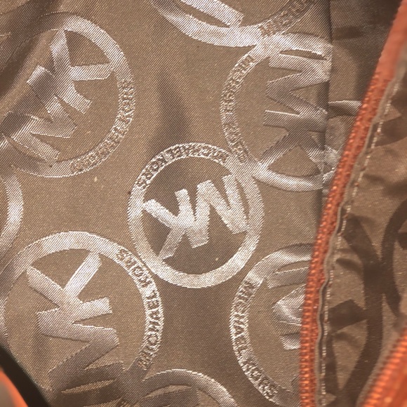 A orange leather Michael korse bag - Picture 3 of 3